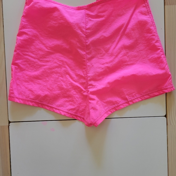 Hot pink 80s girls shorts - Picture 3 of 4